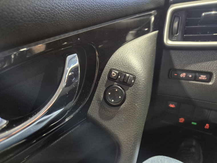 Vehicle Image 28