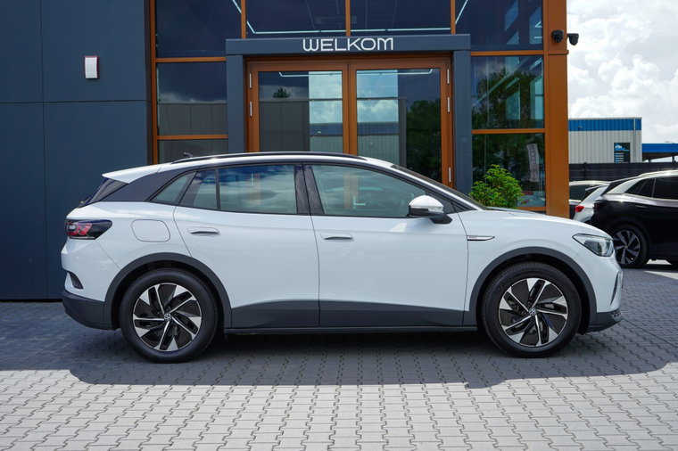 Vehicle Image 10