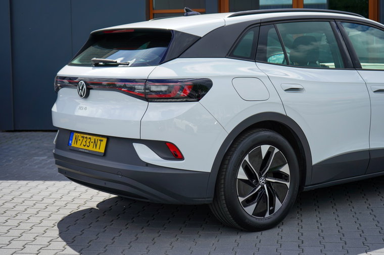 Vehicle Image 11