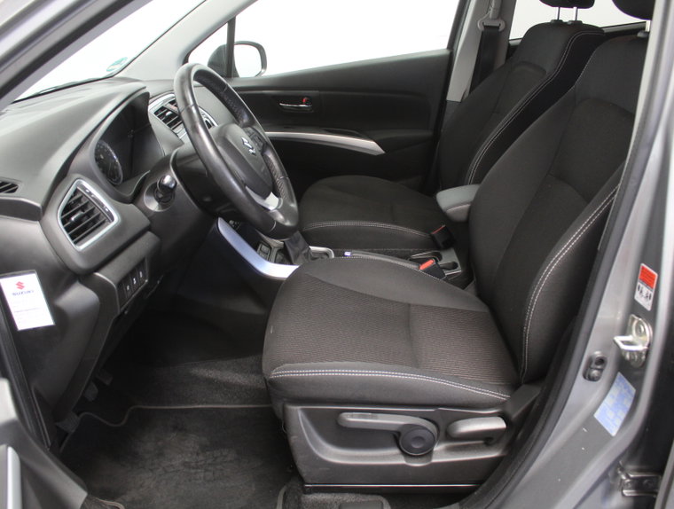 Vehicle Image 35