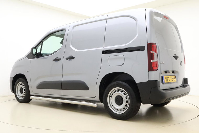 Vehicle Image 13