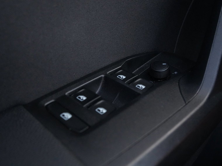 Vehicle Image 40