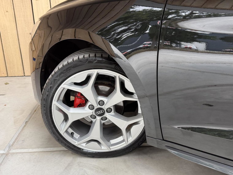 Vehicle Image 38