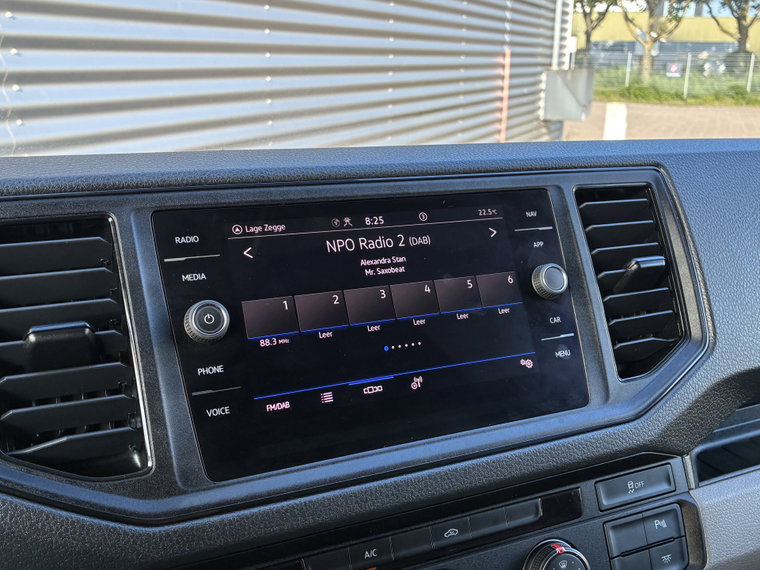 Vehicle Image 27