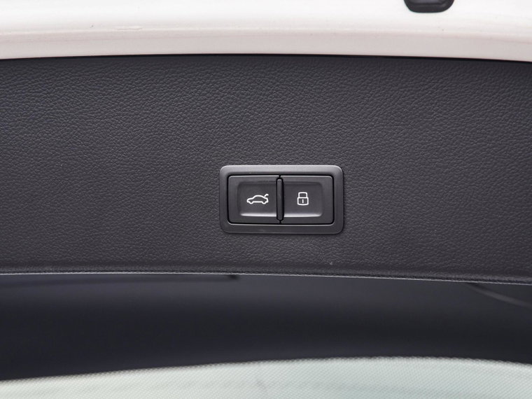 Vehicle Image 52