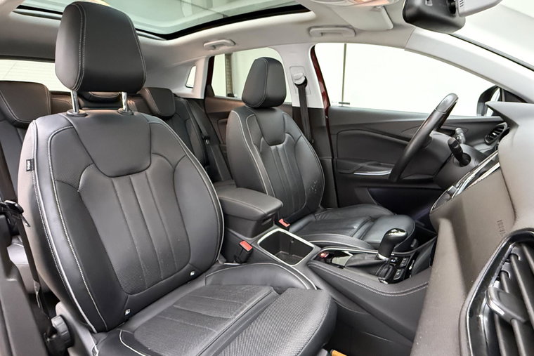 Vehicle Image 16
