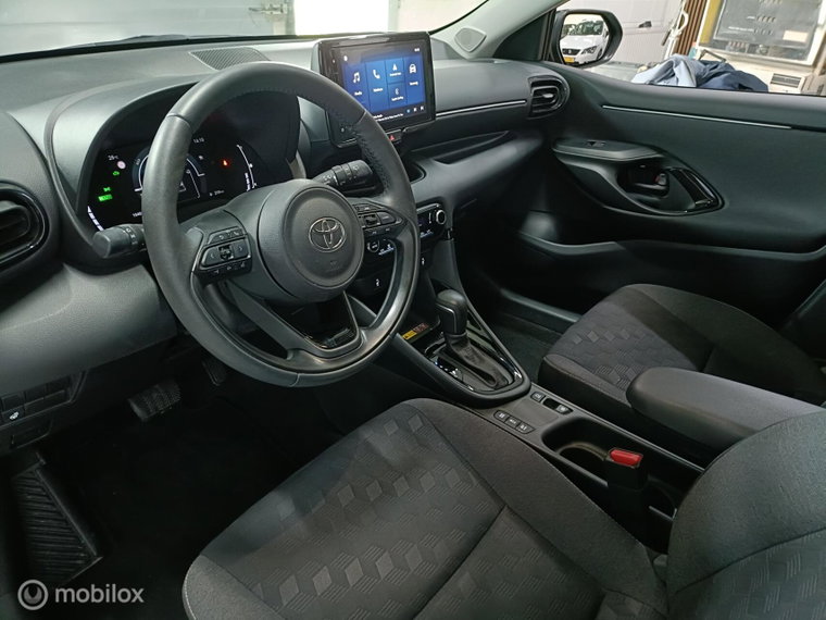 Vehicle Image 32