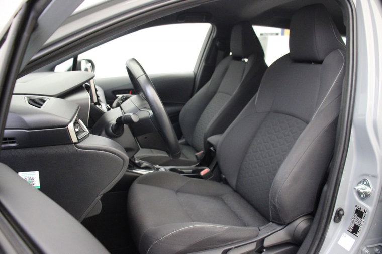 Vehicle Image 12