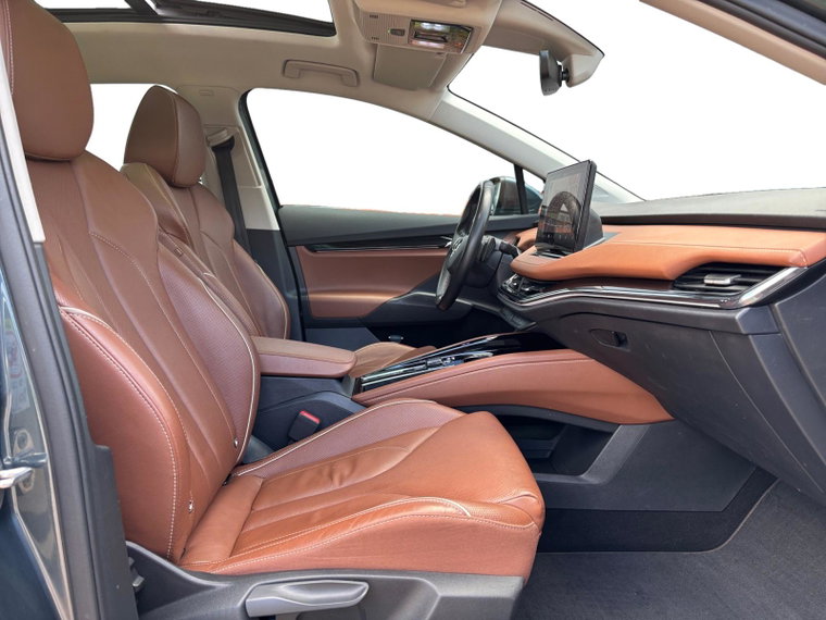 Vehicle Image 13