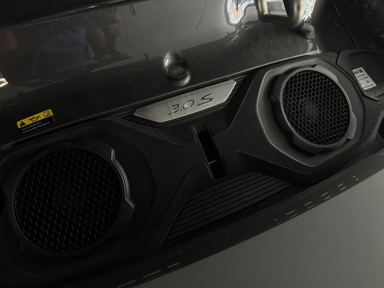 Vehicle Image 21