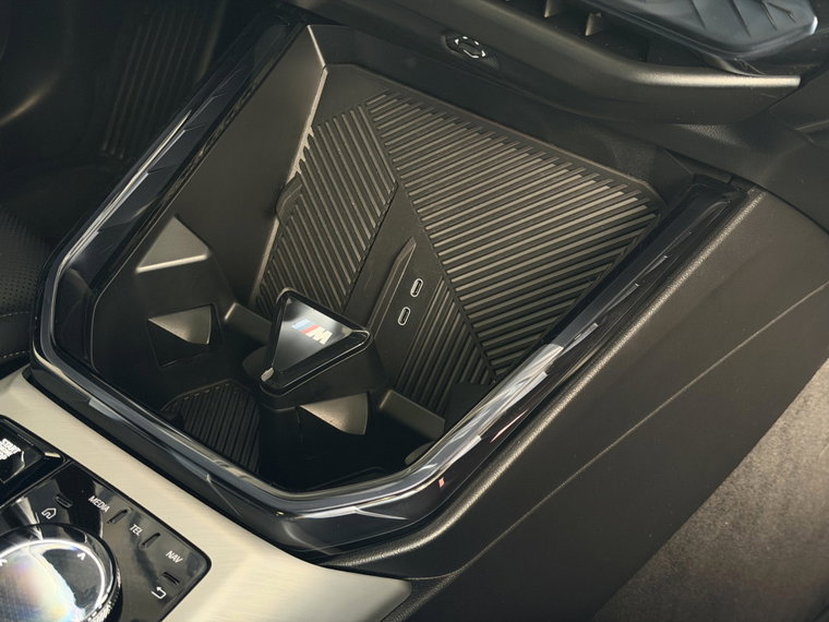 Vehicle Image 40