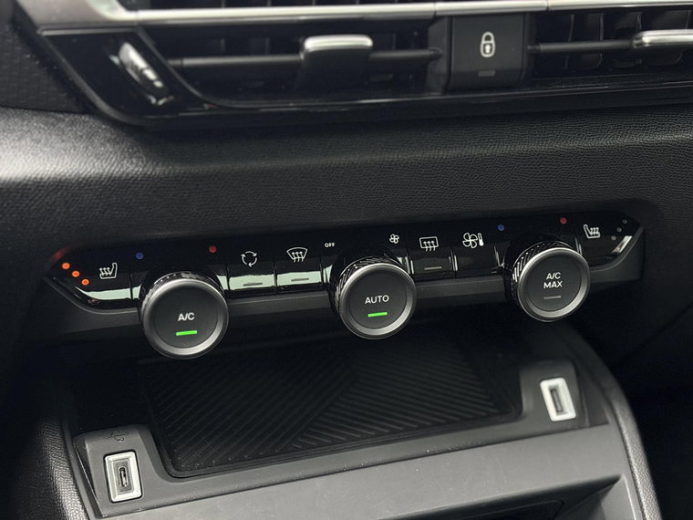 Vehicle Image 24