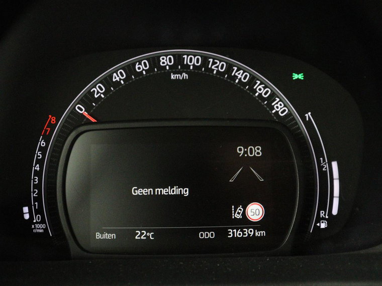 Vehicle Image 32