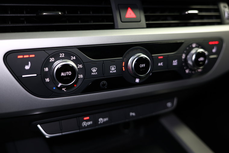 Vehicle Image 25