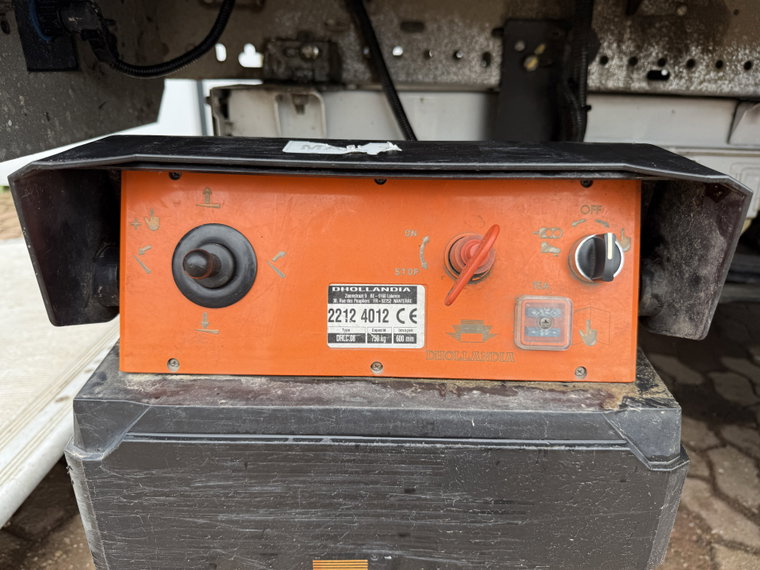 Vehicle Image 15