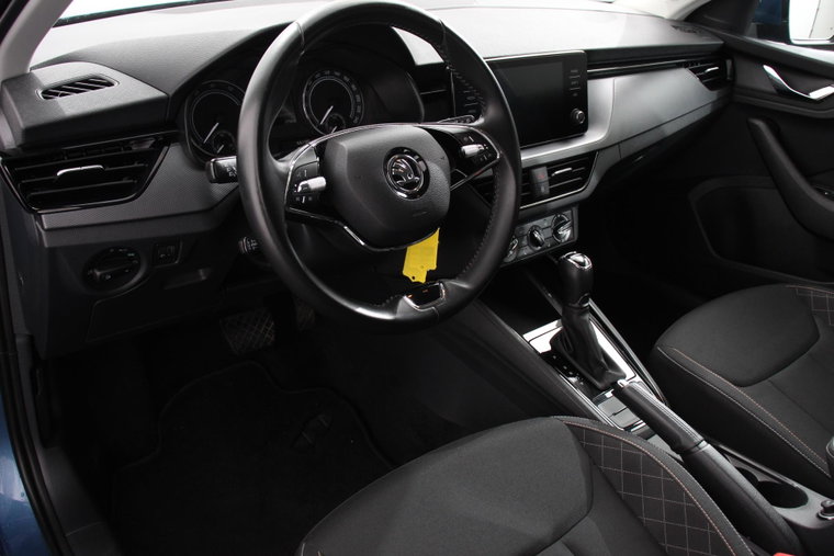 Vehicle Image 9