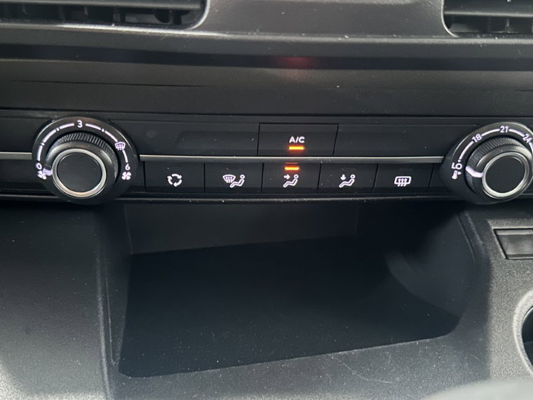 Vehicle Image 26