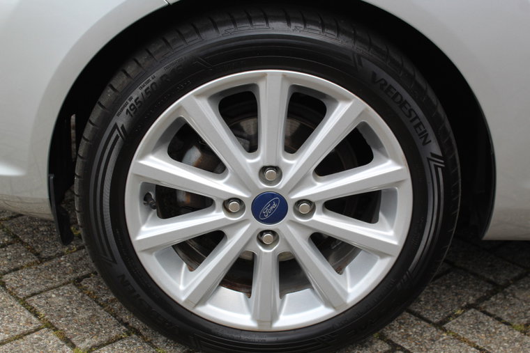 Vehicle Image 35