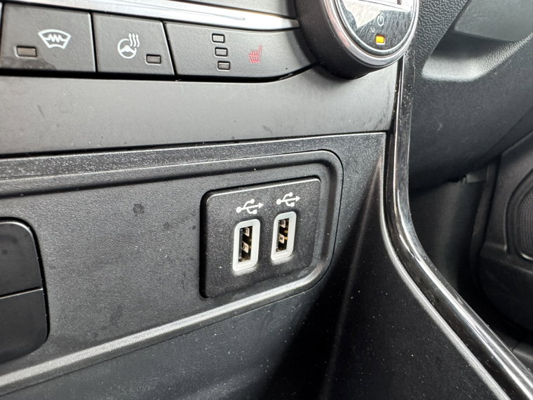 Vehicle Image 33