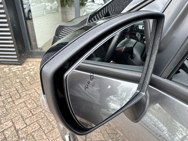 Vehicle Image 35