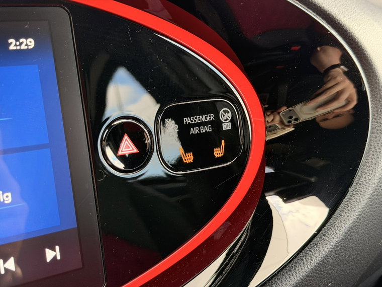 Vehicle Image 30