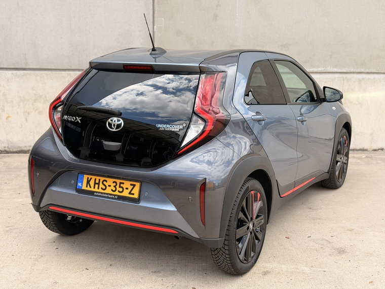 Vehicle Image 6