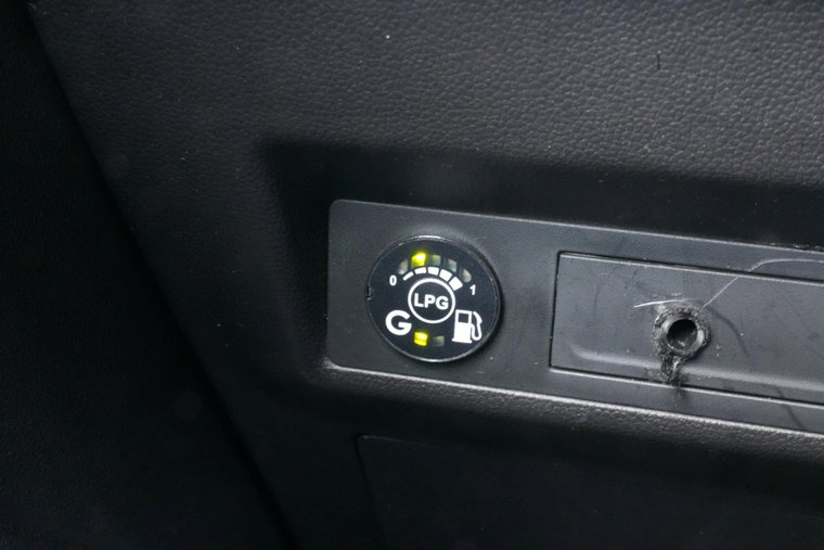 Vehicle Image 25