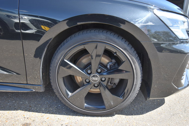 Vehicle Image 6