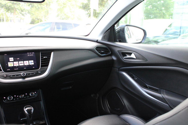 Vehicle Image 14