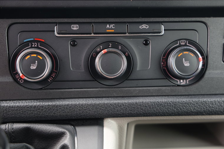 Vehicle Image 32