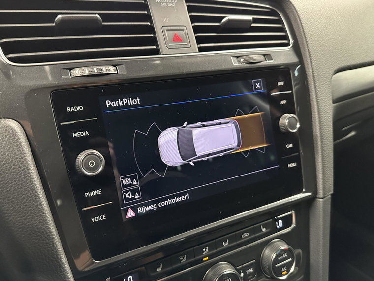 Vehicle Image 32