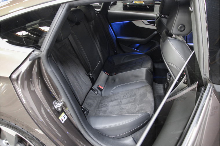 Vehicle Image 35