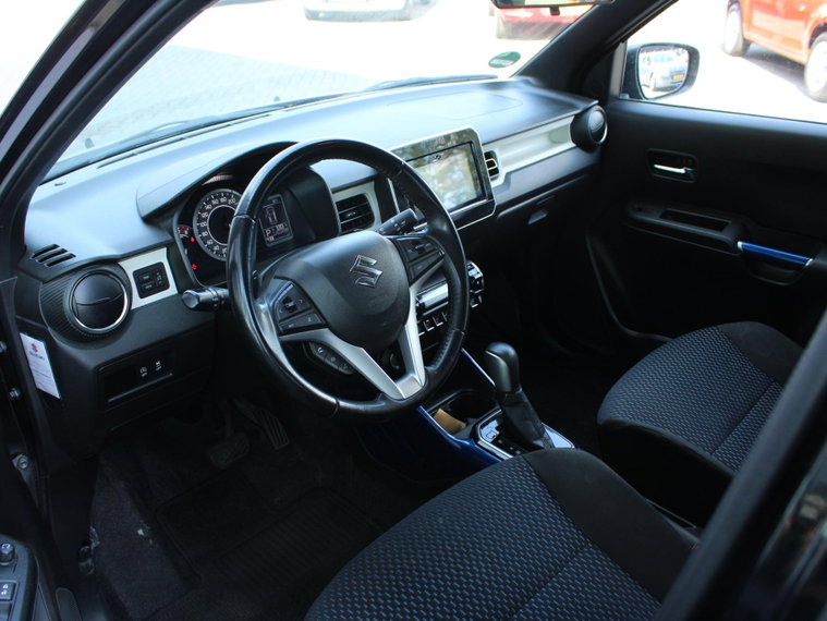 Vehicle Image 12