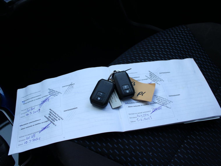Vehicle Image 21