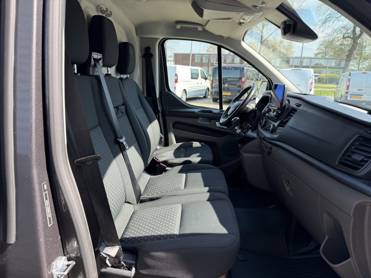 Vehicle Image 21