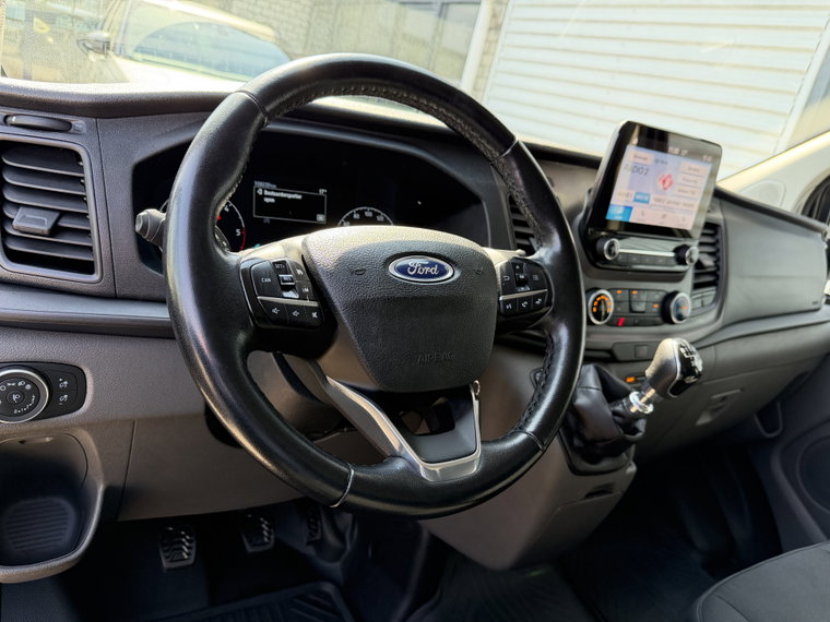 Vehicle Image 25