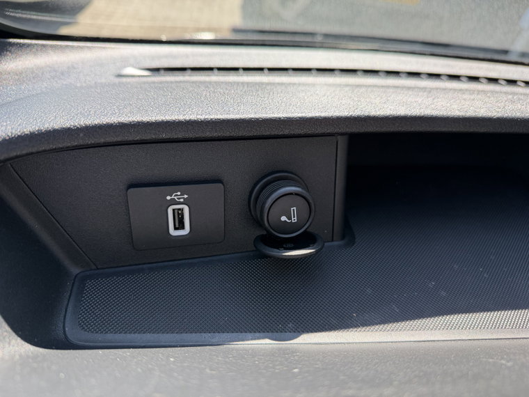Vehicle Image 28