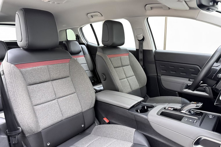 Vehicle Image 13