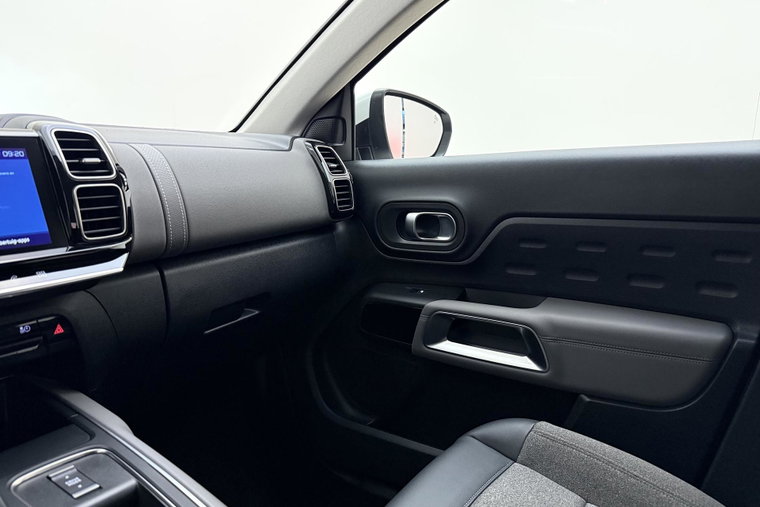 Vehicle Image 33