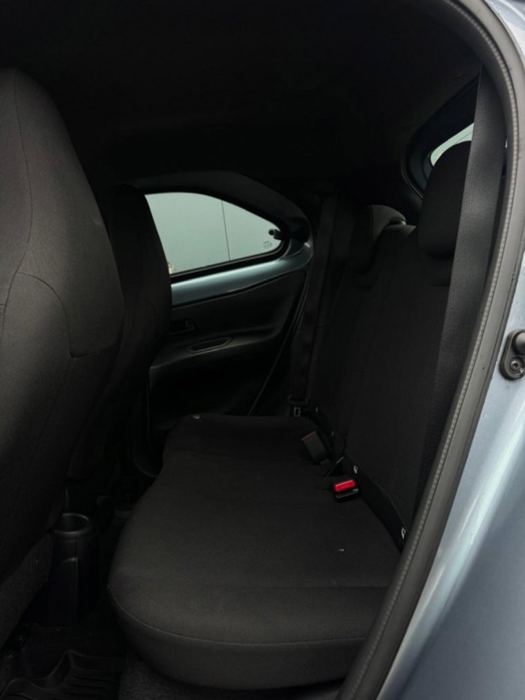 Vehicle Image 18