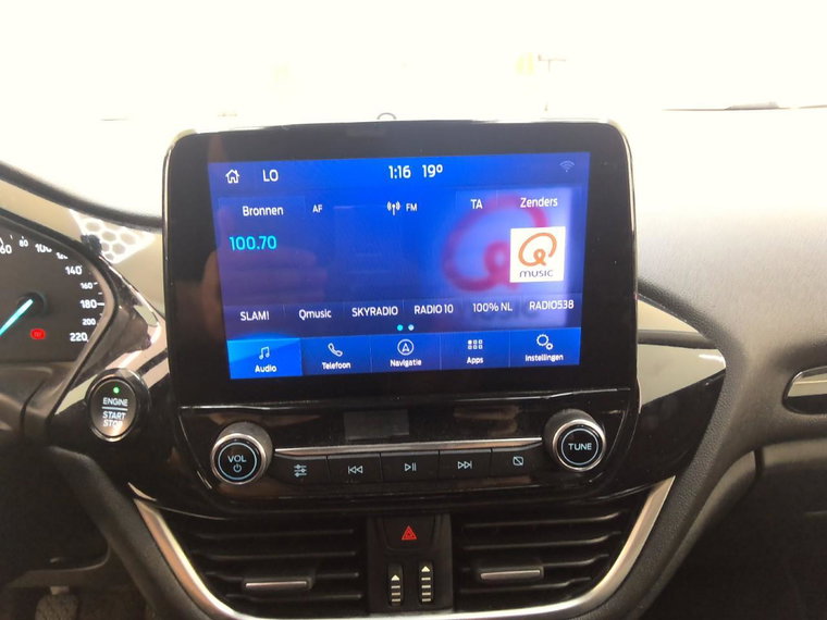 Vehicle Image 12