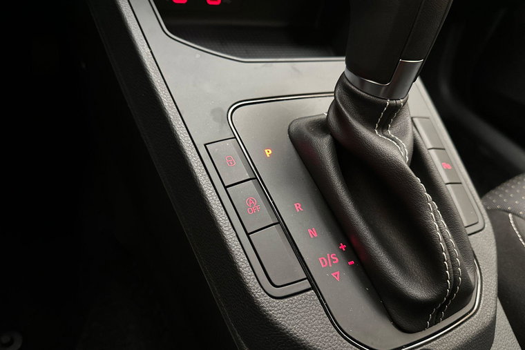 Vehicle Image 33