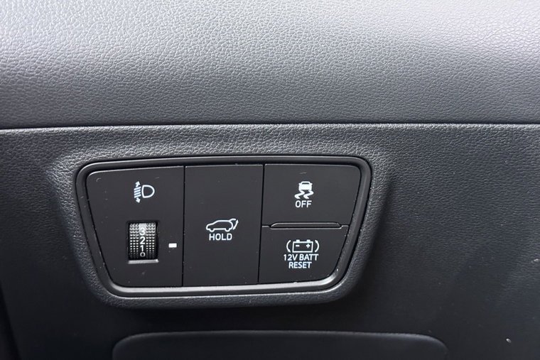 Vehicle Image 25