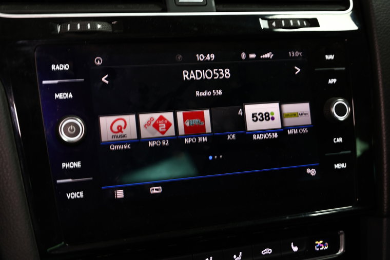 Vehicle Image 25