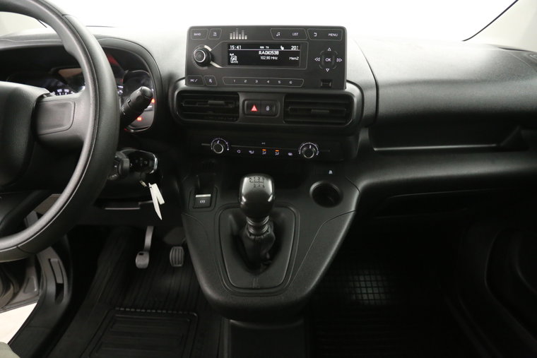 Vehicle Image 11