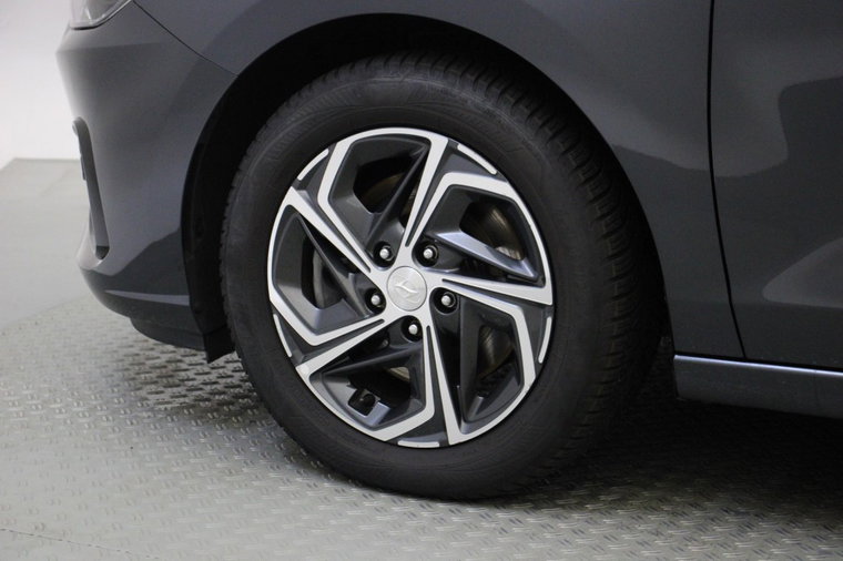 Vehicle Image 30