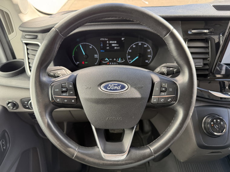 Vehicle Image 25