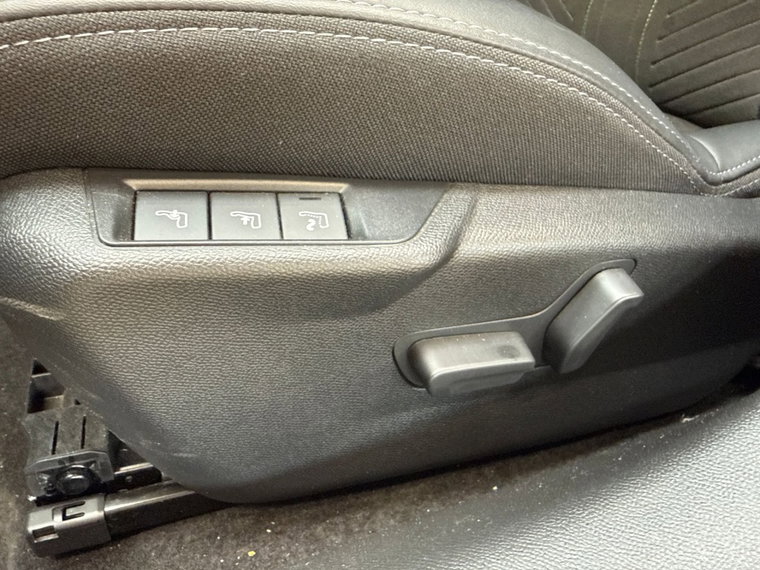 Vehicle Image 27