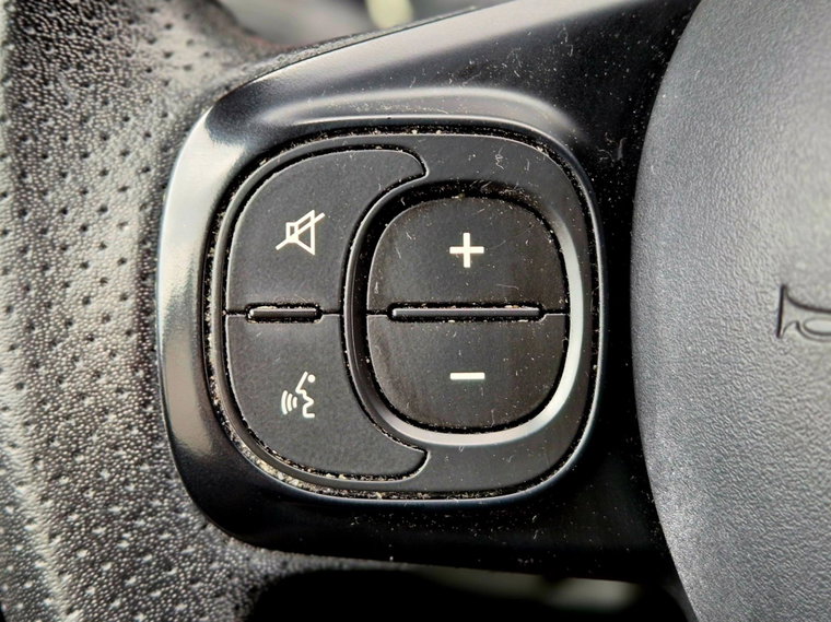 Vehicle Image 26
