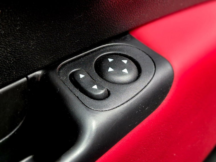 Vehicle Image 35